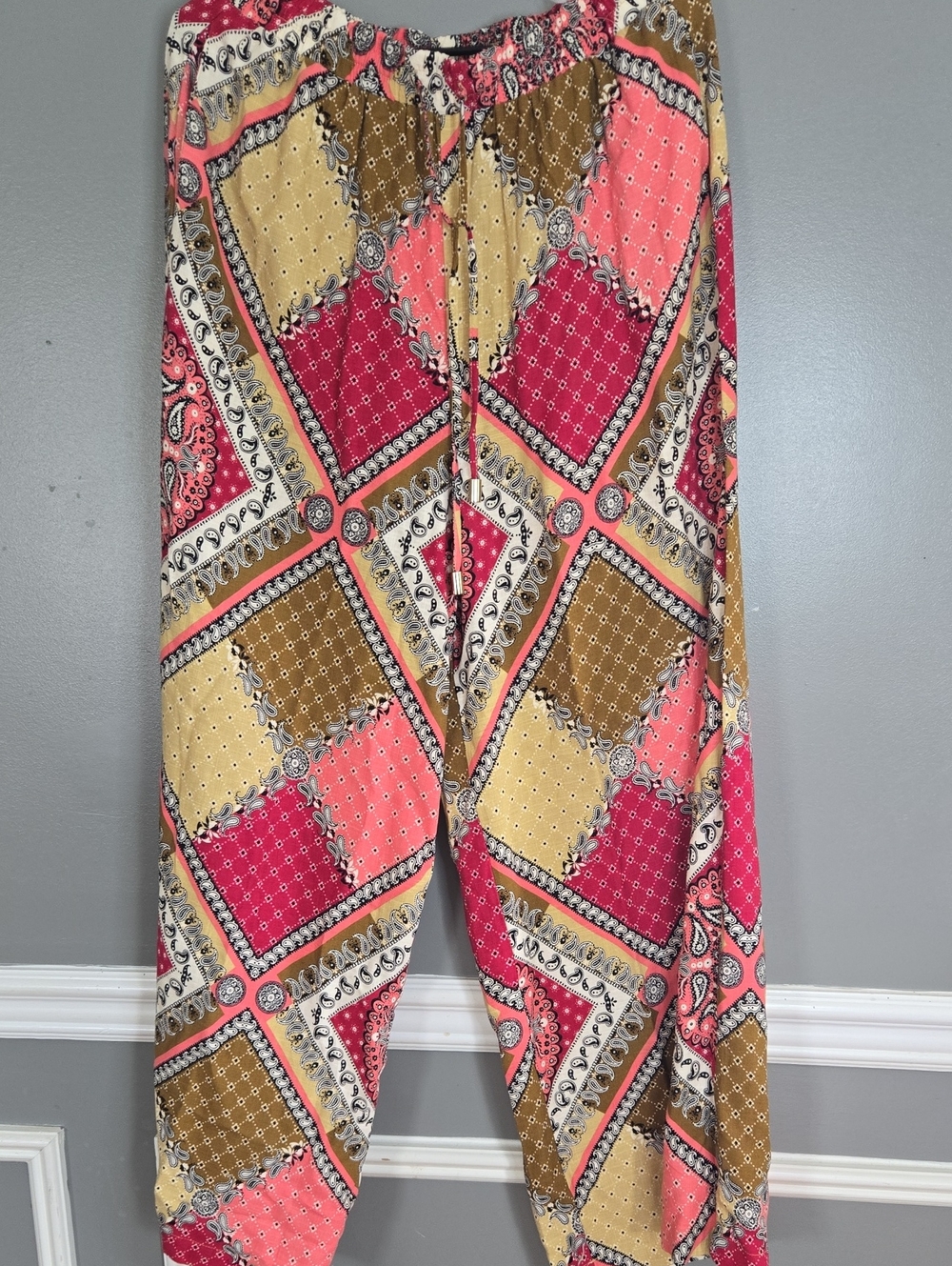 Relaxed Patchwork Print Jogger Pants - Pink & Tan